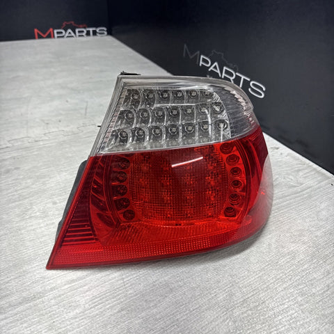 BMW E46 325 330 M3 CONVERTIBLE LED TAIL LIGHT RIGHT PASSENGER *Notes*