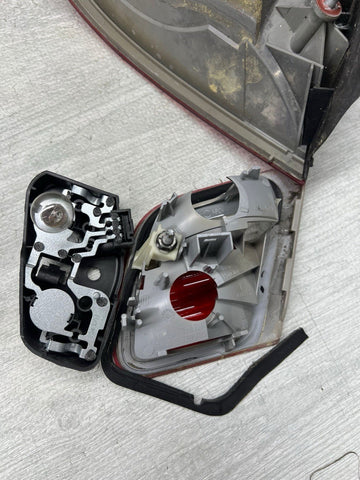 01-06 E46 BMW 330 M3 CONVERTIBLE REAR LED TAIL LIGHTS 6937454 SET