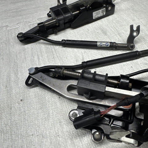 01-06 BMW E46 325 330 M3 - Convertible Top Latches Motors  - 7031361 7031362 OEM