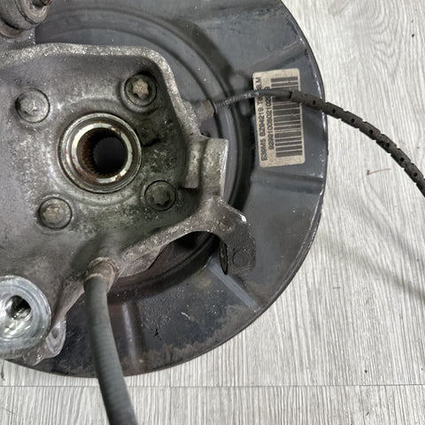 00-03 BMW E39 M5 RIGHT PASSENGER REAR SPINDLE KNUCKLE HUB