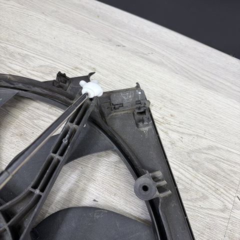 15-20 OEM BMW F80 F82 F83 M3 M4 Electric Radiator Cooling Fan w/Shroud *Notes*