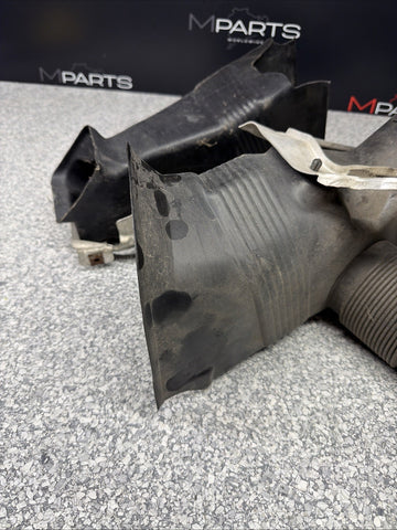 BMW E46 M3 OEM (2001-2006) BRAKE AIR INLET DUCTS + BRACKETS PAIR *1 BROKEN TAB
