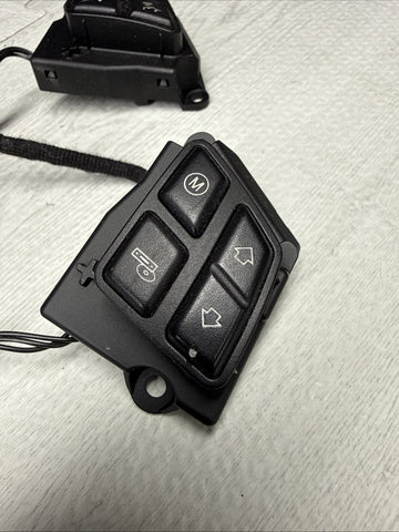 BMW E82 E88 E90 E92 E93 335 M3 BMW Steering Wheel Harness Buttons 7842434
