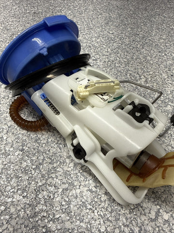 01-06 BMW E46 M3 S54 Engine Main Right Fuel Pump