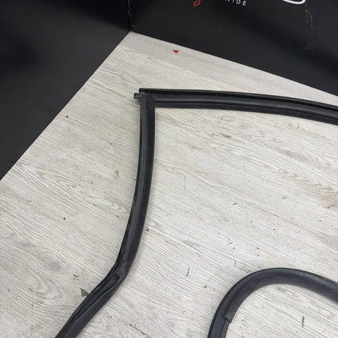 BMW E46 M3 01-06 Passenger Right Side Door Weather Strip Seal Black OEM