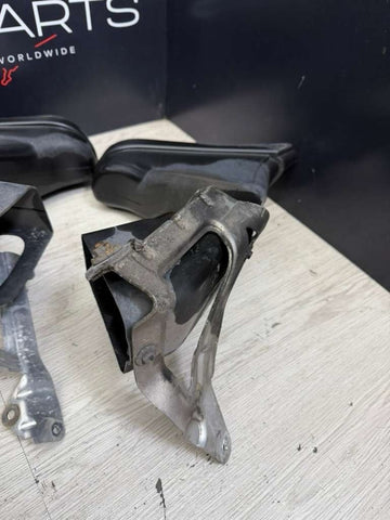 06-10 BMW E63 E64 M6 FRONT BUMPER LOWER BRAKE AIR DUCTS 7899787 7899788