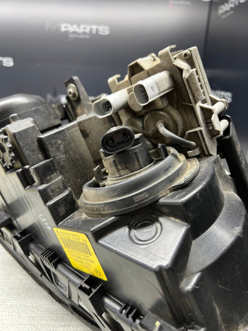 OEM BMW 02-06 E46 330 M3 Bixenon Headlight 1305621772 *Chipped Tabs*