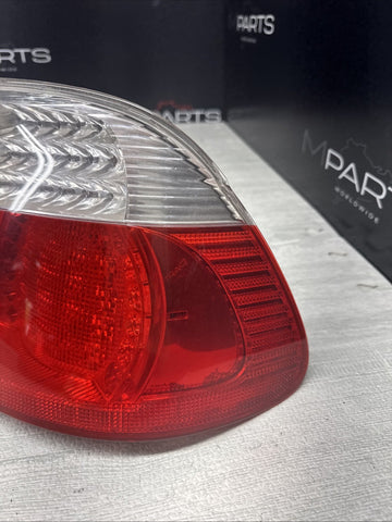 01-06 E46 BMW 330 M3 CONVERTIBLE REAR LED TAIL LIGHT RIGHT 6937454