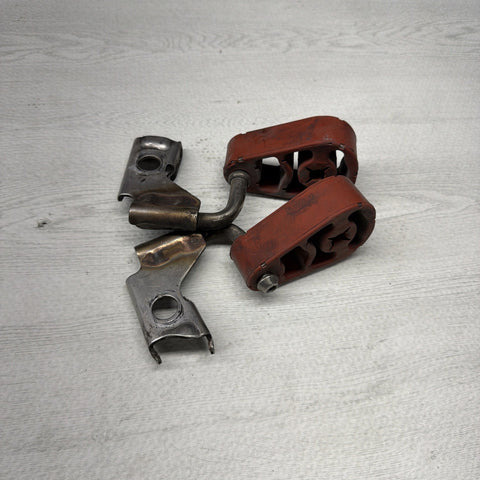 BMW E90 E92 E93 M3 08-13 Muffler Brackets Hanger Hangers 8041984 7544809