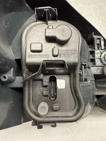 2015 - 2017 BMW F82 F83 M4 REAR RIGHT PASSENGER OUTER TAIL LIGHT OEM 7296100