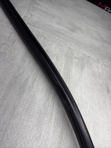 96-02 BMW Z3 Z3M Roadster Front Right Side Body Door Seal OEM
