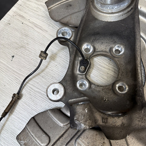 15-20 OEM BMW F80 F82 F83 M3 M4 Front Left Hub Spindle Knuckle Wheel *Notes*