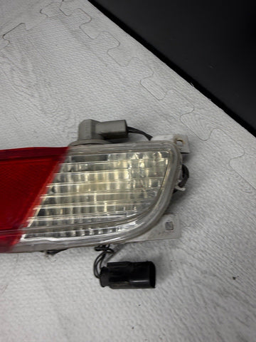 06-10 BMW E64 650 M6 Rear Right Bumper Reflector 63217165816 7165816 OEM