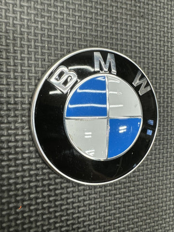 2011-2016 BMW 528I 550i 535i Front Bumper Roundel Emblem Badge Logo 7057794 OEM