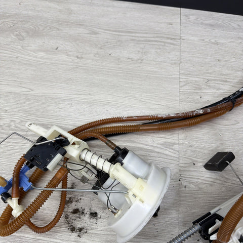 08-13 BMW E90 E92 E93 M3 Gas Fuel Pump Unit Assembly Left Right
