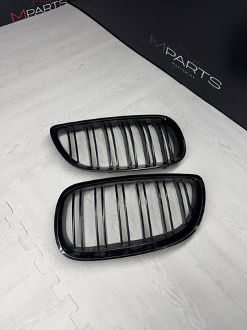 08-13 BMW E90 E92 E93 M3 Front Kidney Grilles Gloss Black Double Slotted