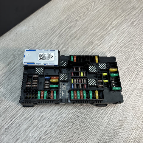 18-23 BMW M5 F90 G30 G80 G82 G83 M3 M4 Rear Power Distribution Fuse Box 8713127