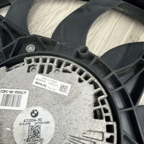 15-20 OEM BMW F80 F82 F83 M3 M4 Electric Radiator Cooling Fan w/Shroud *Notes*