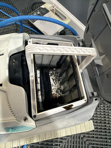 Maytronics Dolphin Active 30i Robotic Pool Cleaner Tested Working