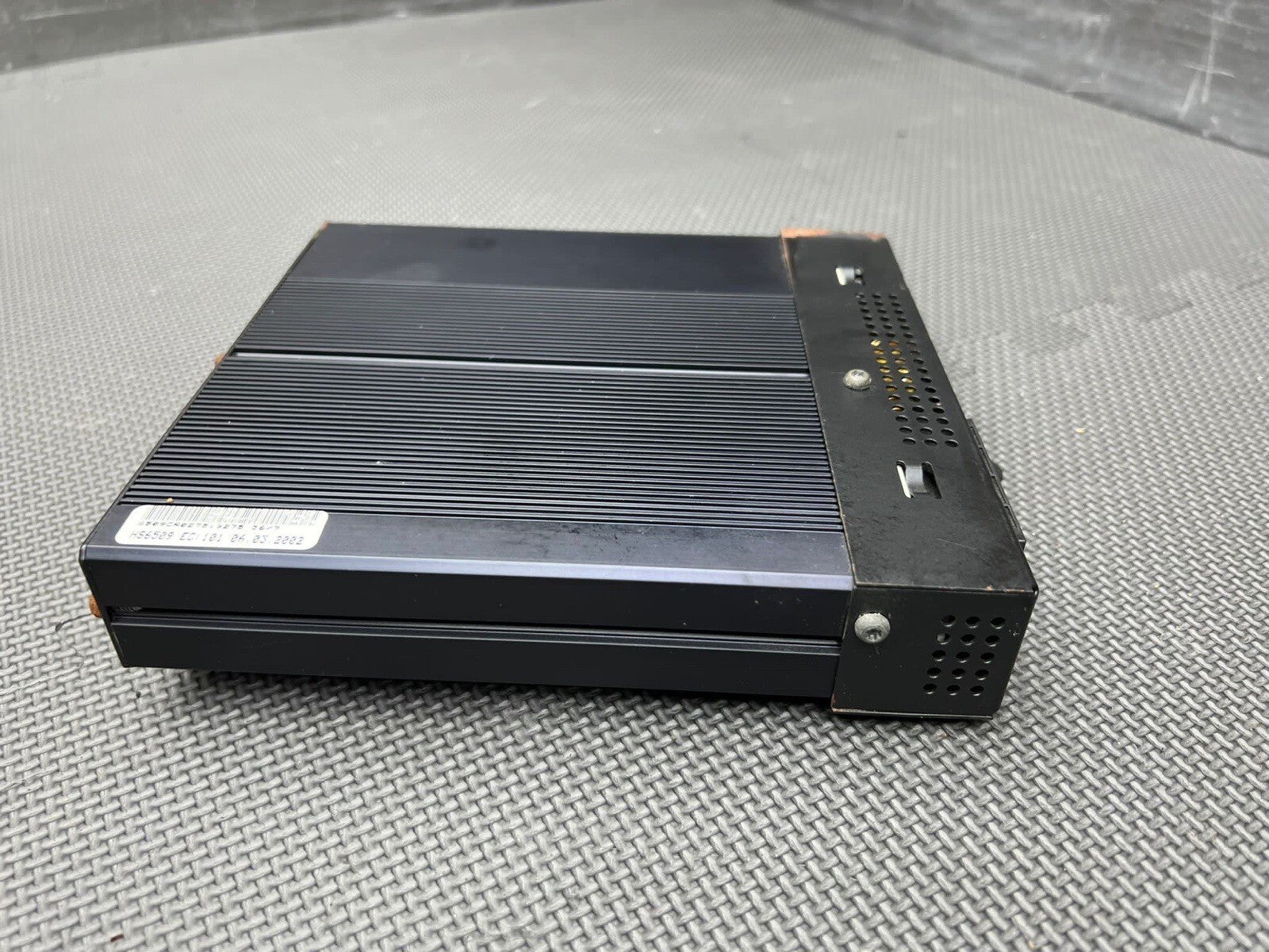 01 BMW Z3 2.5 ROADSTER E36/7 AUDIO AMPLIFIER AMP HARMAN