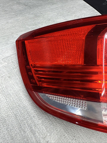 OEM 07-10 BMW E93 328 335 CONVERTIBLE REAR LEFT OUTER TAIL LIGHT 7162301