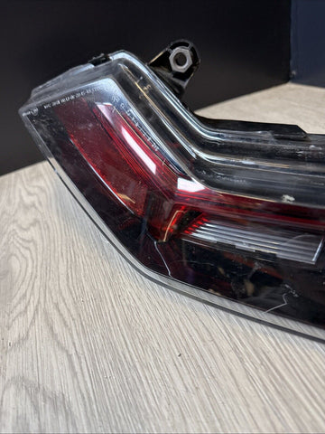 14-21 Oem Lamborghini Huracan Right Side Tail Light 4T0945096