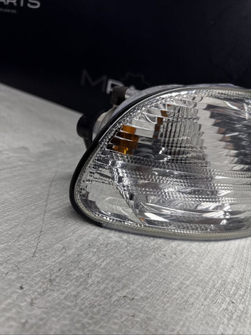 BMW E46 M3 Front Right Passenger Turn Signal Corner Light OEM Clear 63137165857