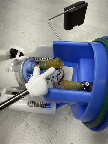 01-06 BMW E46 M3 S54 Engine Main Right Fuel Pump *Hose