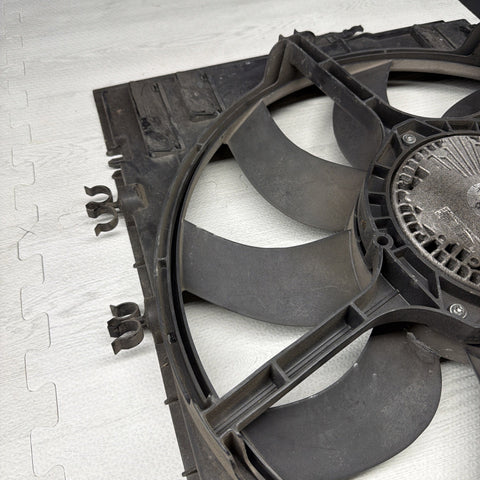 BMW E90 E92 E93 M3 08-13 ENGINE RADIATOR COOLING FAN & SHROUD OEM 2283621 *Chip*