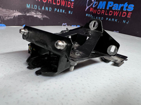 Rear Trunk Engine Compartment Deck Lid Hinge Lock Latch 84076100 Ferrari 488