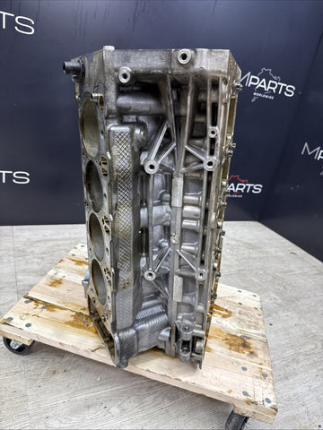 08-13 BMW E90 E92 E93 M3 S65 Engine Motor Bottom Bare Block *Scored Cylinder