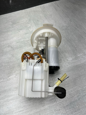 15-20 BMW F80 F82 F83 M3 M4 FUEL PUMP SENDER UNIT OEM 16117243974