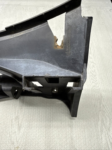 01-06 BMW E46 M3 LEFT DRIVER FRONT BUMPER COVER GUARD BRACKET 2695247