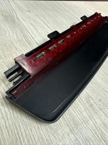 11-17 BMW F10 528I 535I 550I M5 REAR CENTER THIRD BRAKE LIGHT LAMP