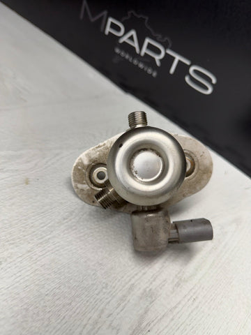 2010–2018 BMW 5 6 7 Series X5 X6 V8 Engine High Pressure Fuel Pump OEM 7599865