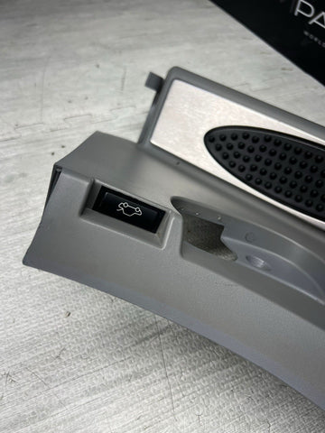 01-06 BMW E46 M3 GREY GRAY DEAD PEDAL KICK PANEL COVER 7902400