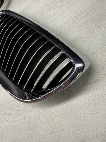 08-13 BMW E90 E92 E93 M3 Front Kidney Grilles Grills Chrome OEM