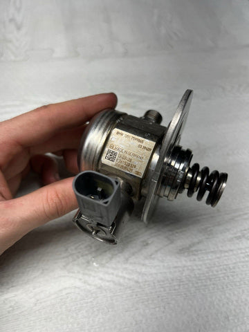 2010–2018 BMW 5 6 7 Series X5 X6 V8 Engine High Pressure Fuel Pump OEM 7599865