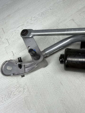 21-26 BMW G80 G82 G83 M3 M4 OEM WINDSHIELD WIPER MOTOR ASSEMBLY