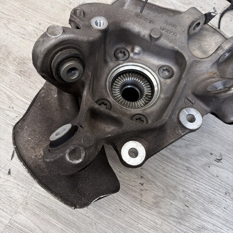 BMW X3M F97 20-24 LEFT DRIVER REAR SPINDLE KNUCKLE HUB BEARING OEM *Notes*