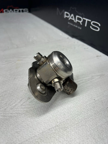 2010–2018 BMW 5 6 7 Series X5 X6 V8 Engine High Pressure Fuel Pump OEM 7599865