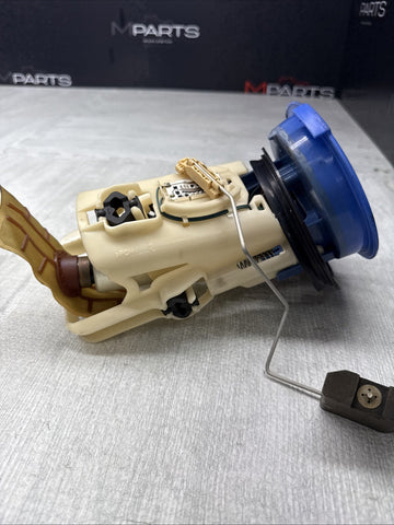 01-06 BMW E46 M3 S54 Engine Main Right Fuel Pump