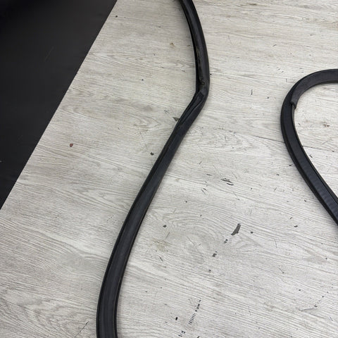 BMW E46 M3 01-06 Passenger Right Side Door Weather Strip Seal Black OEM