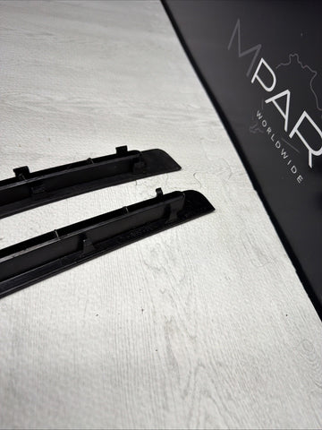 BMW E36 DASHBOARD DEFROSTER NOOZLE COVER LEFT / RIGHT OEM 1977224 1977223