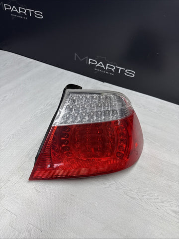 01-06 E46 BMW 330 M3 CONVERTIBLE REAR LED TAIL LIGHT RIGHT 6937454 GOOD LED