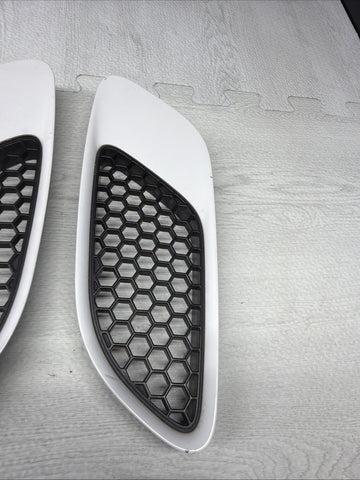 08-13 BMW E90 E92 E93 M3 Hood Scoops Space Pair 8042978 Alpine White