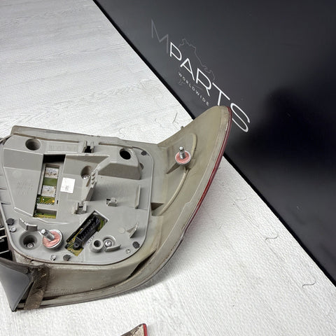 01-06 E46 BMW 330 M3 CONVERTIBLE REAR LED TAIL LIGHTS 6937454 SET