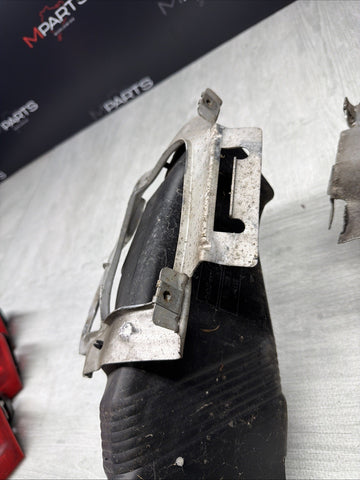 BMW E46 M3 OEM (2001-2006) BRAKE AIR INLET DUCTS + BRACKETS PAIR *1 BROKEN TAB