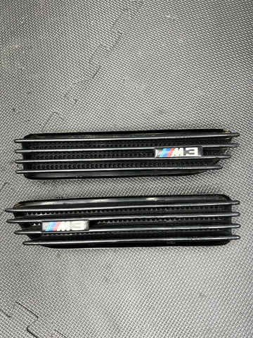 01-06 BMW E46 M3 Left Right Fender Vent Grilles Grills Trims Sprayed Black