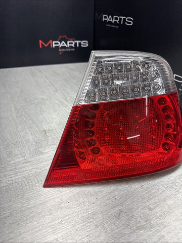 BMW E46 325 330 M3 CONVERTIBLE LED TAIL LIGHT RIGHT PASSENGER *Notes*